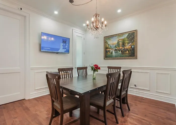 E Residential Luxury Rental